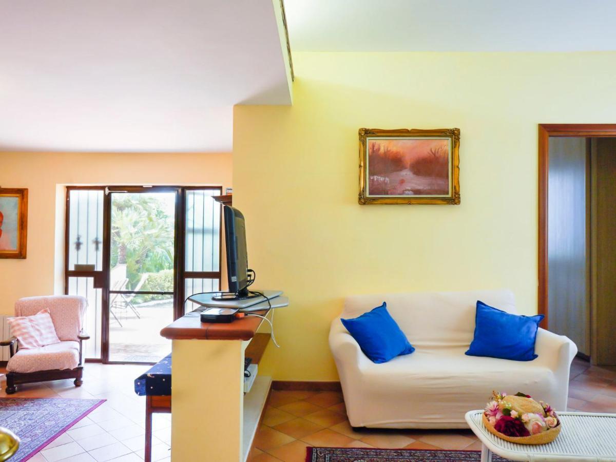 Villa Sunny Home By Interhome Sperlonga Bagian luar foto